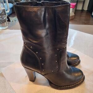 Beautiful Black Leather Harley Davidson heeled boots 8.5 clean